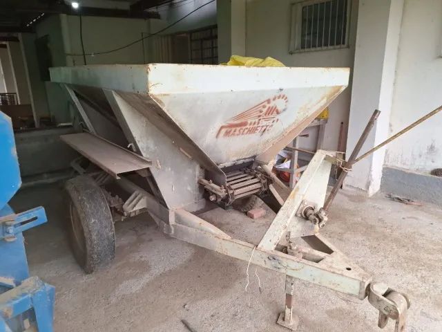 Distribuidora de fertilizantes Maschietto Ca 2500 Usado - Foto 2