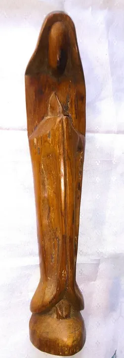 Escultura Madeira nobre ricamente entalhada á mão representando Nossa Senhora *Descrição