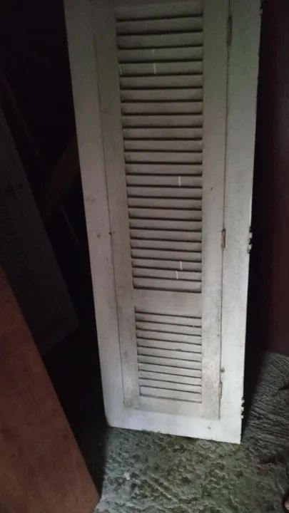 1 janela madeira veneziana  - Foto 2