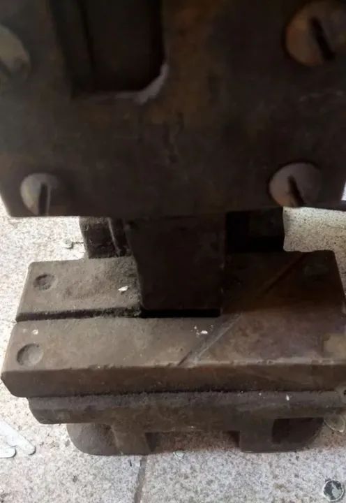 Prensa Manual Antiga de Serralheria  - Foto 3