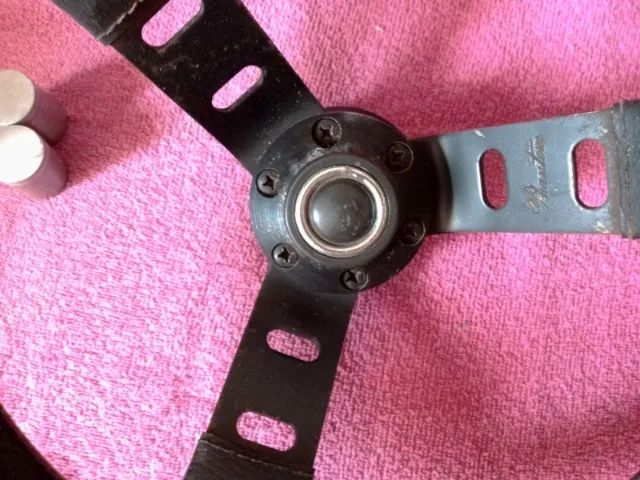 Volante Antigo Esportivo Original Phantom c Furos Revestido Couro  - Foto 3