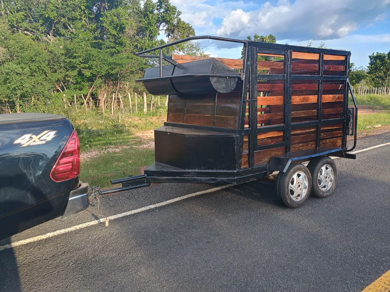 Carreta para transporte de animais