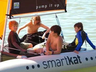 veleiro catamarã com cascos infláveis - SMARTKAT original - Foto 7