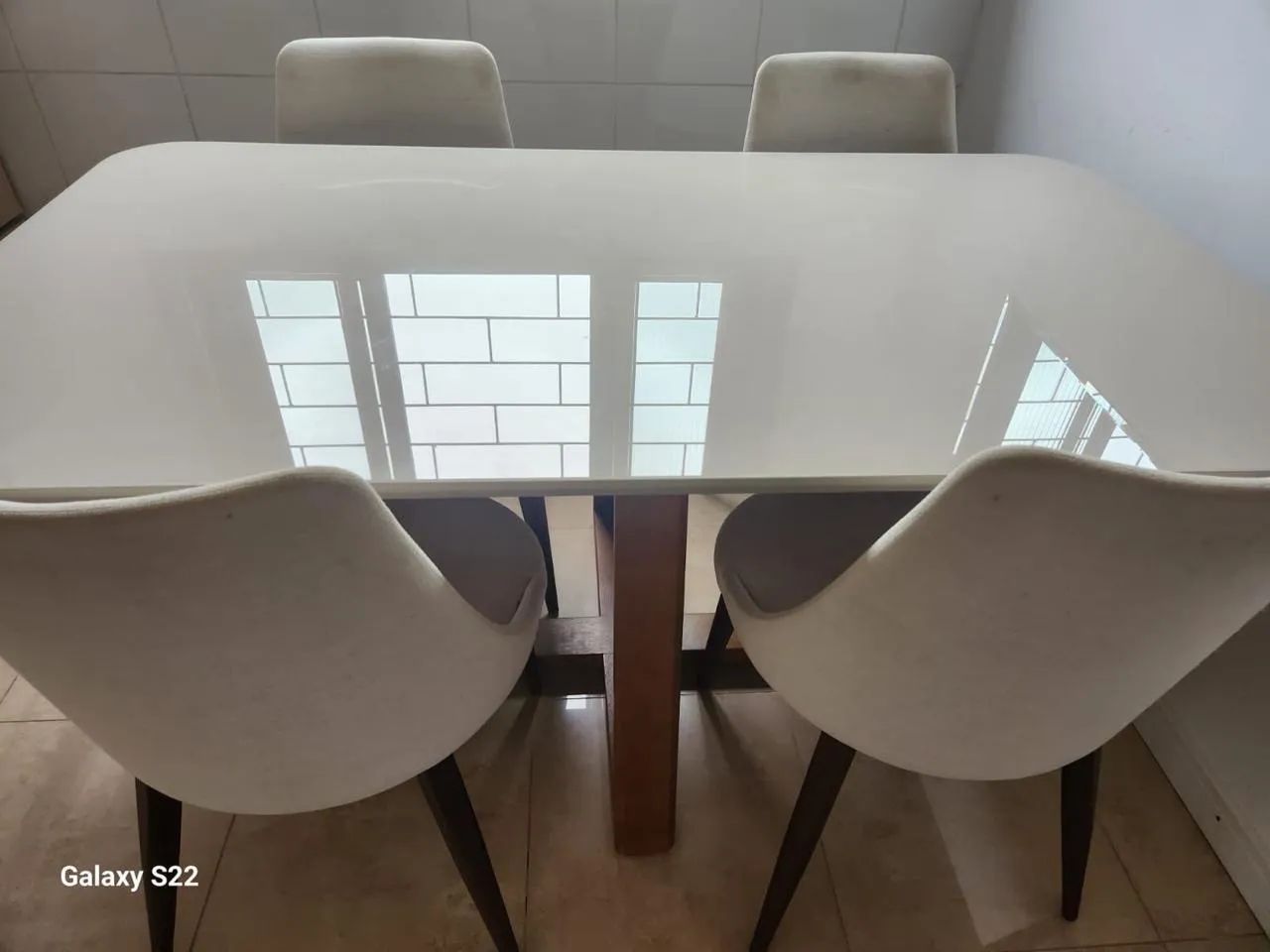 Dining table64209947360387121