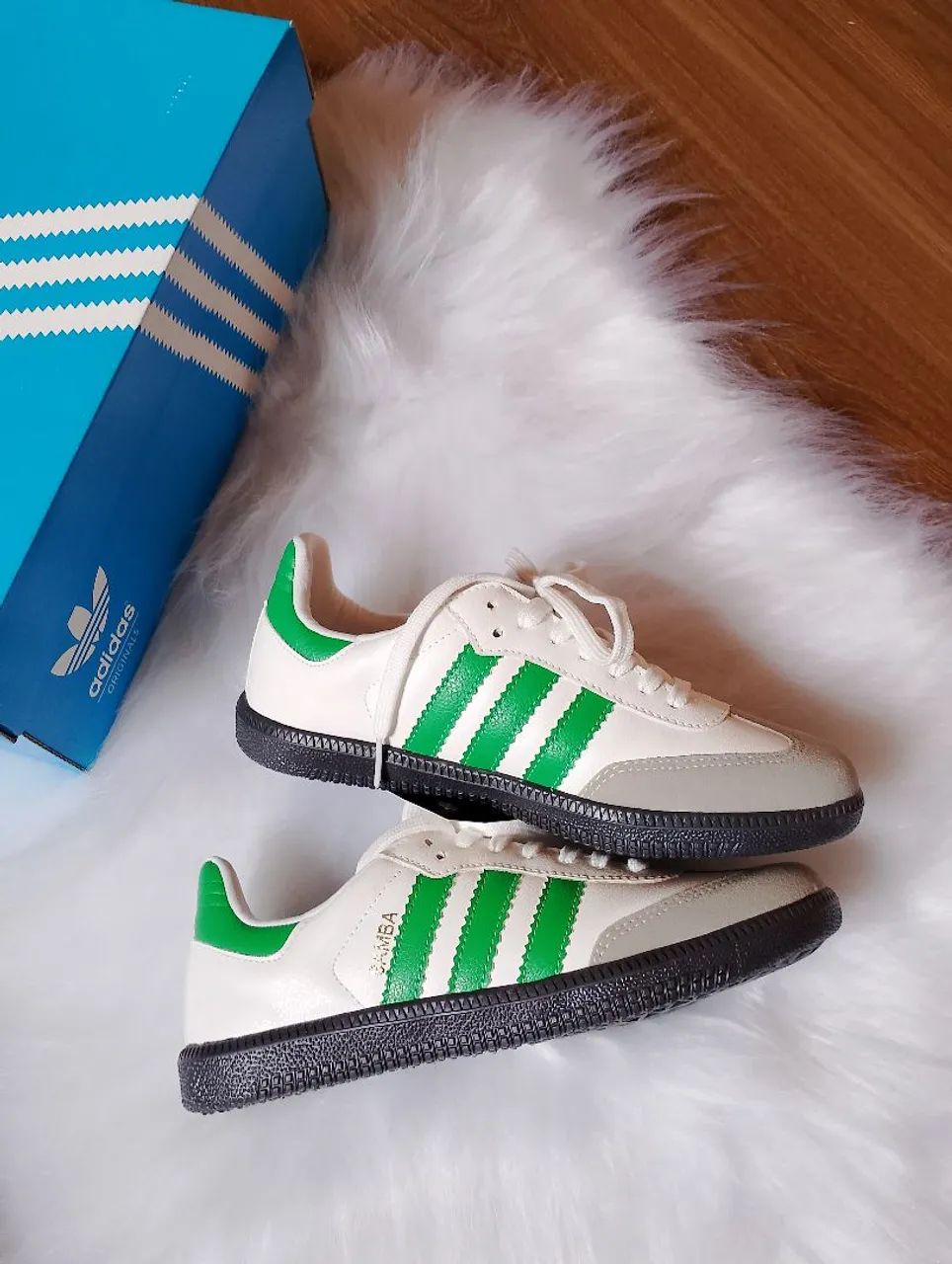Adidas Samba Branco com Detalhes Verdes