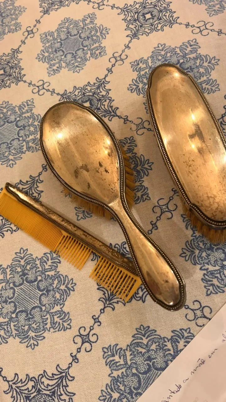 kit antigo de escovas e pente de prata