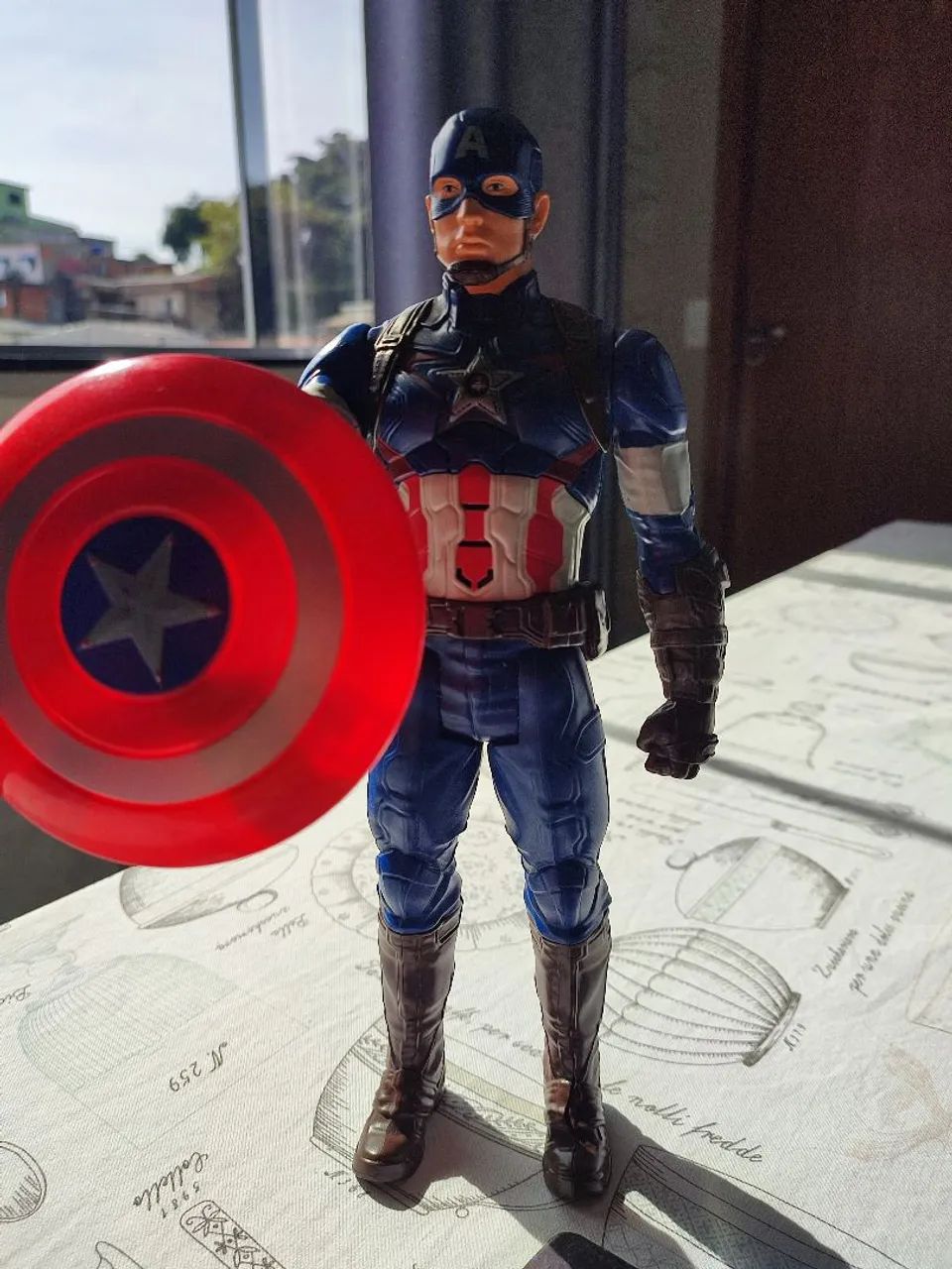 Quebra-cabeça Capitão América e Boneco Colecionável - Foto 3