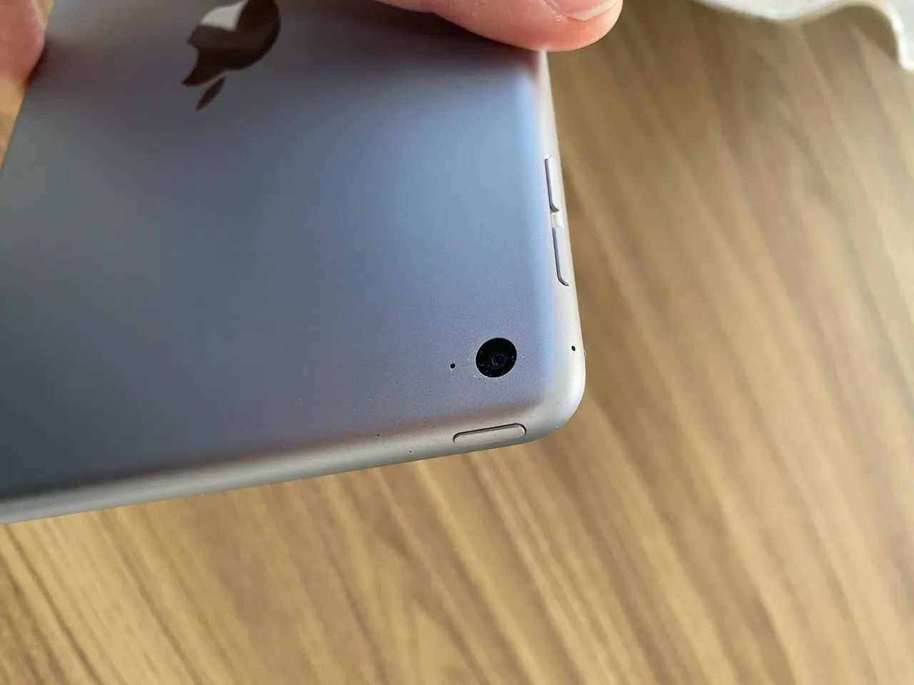 iPad mini4 128GBシルバー SIMフリー Apple Ipad Mini 4 128gb Wifi MK9P2LL/A Lacrado Silver | Amazon.com.br