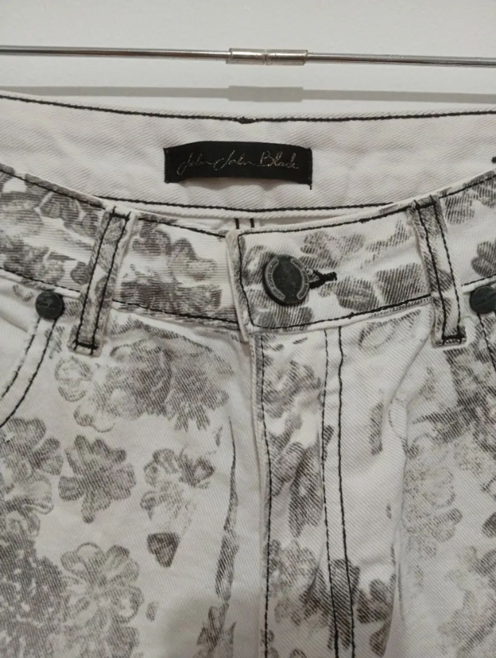 shortinho jeans estampado John John    - Foto 5