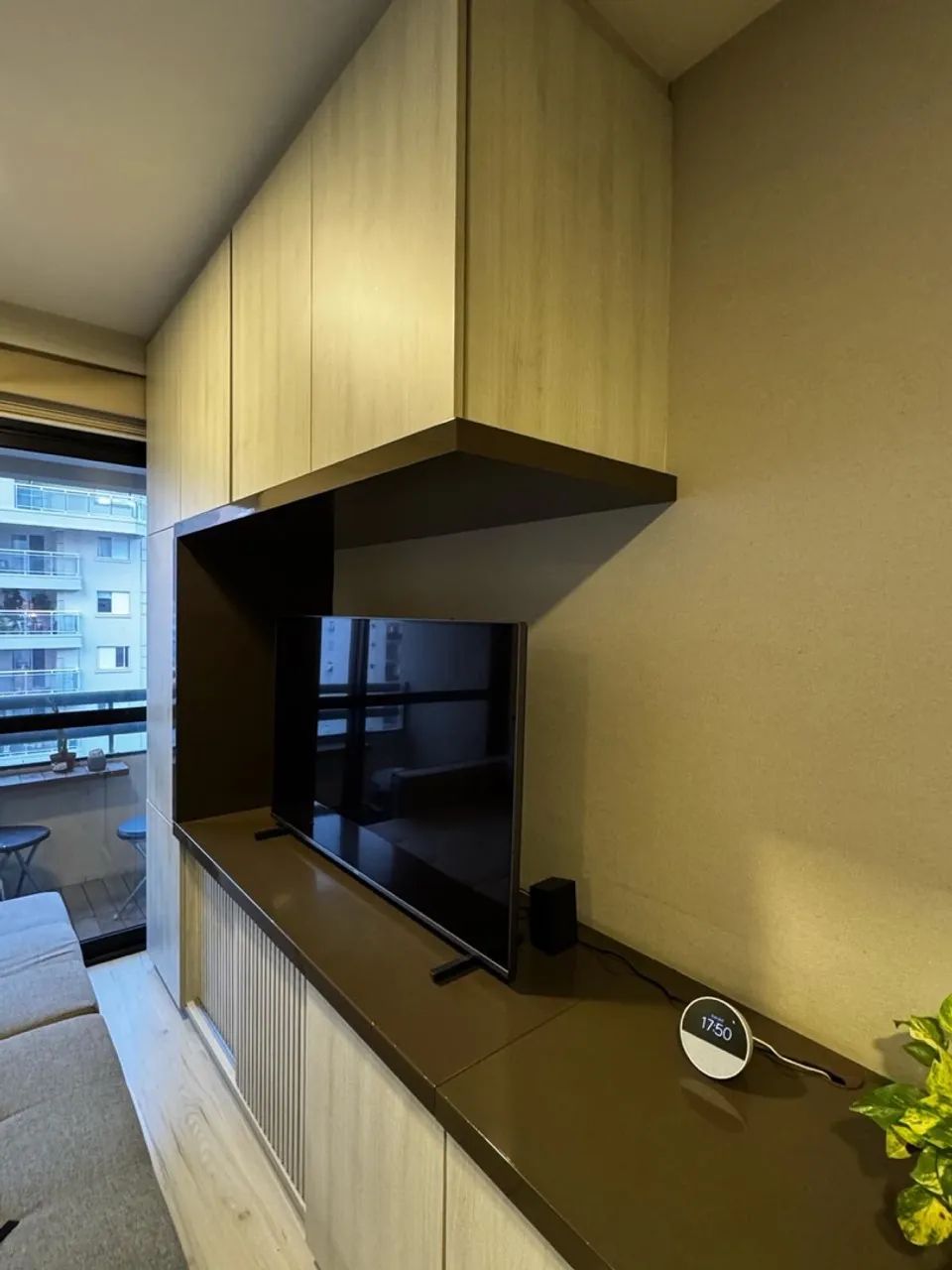 Rack para TV e Mesa de Home Office acomplada - Foto 3