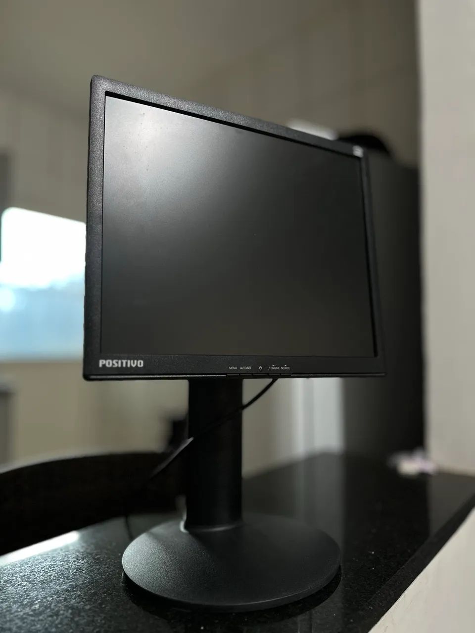 Positive L1742PE 17" LCD Monitor - In perfect condition!64396507132673120