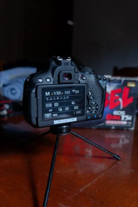 Canon T5i + lente 18-55 + 4 baterias  - Foto 5