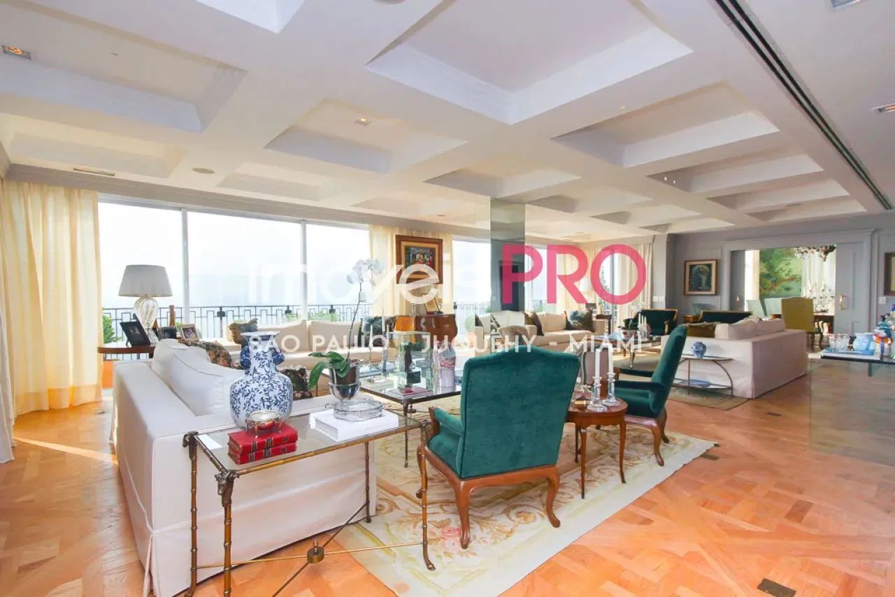Triplex 2000m² no Condomínio Cidade Jardim.