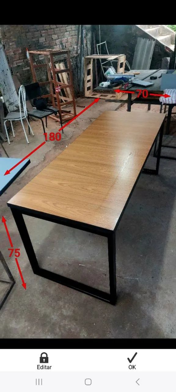 Mesa de escritório com design moderno