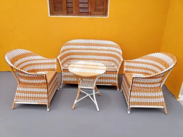 Namodeira ( Conjunto Valência ) Sofá + Poltronas + Mesinha 