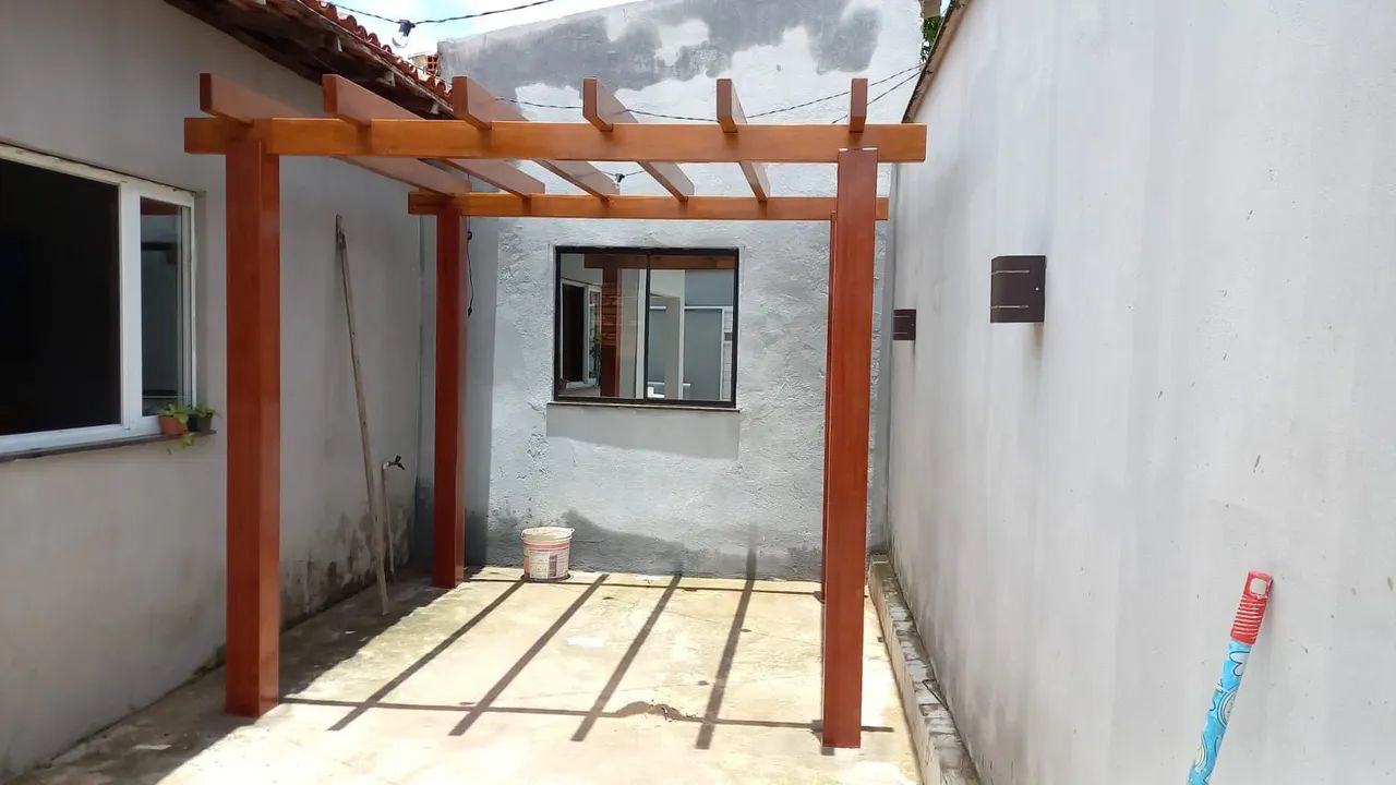 Pergolado em madeira e deck - Foto 4