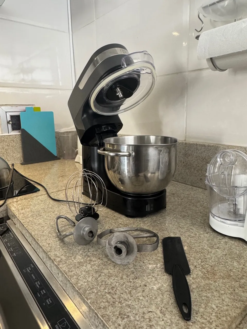 Batedeira Planetária Oster 750W com Bowl Inox - Semi Nova, Revisada e com Garantia!