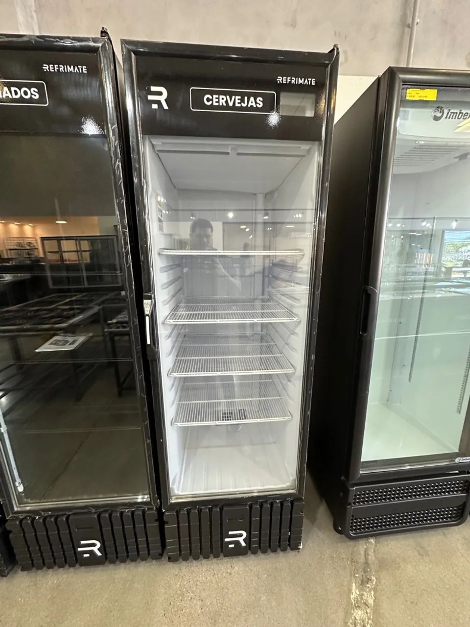 Cervejeira 570L c/aquecimento no vidro refrimate 