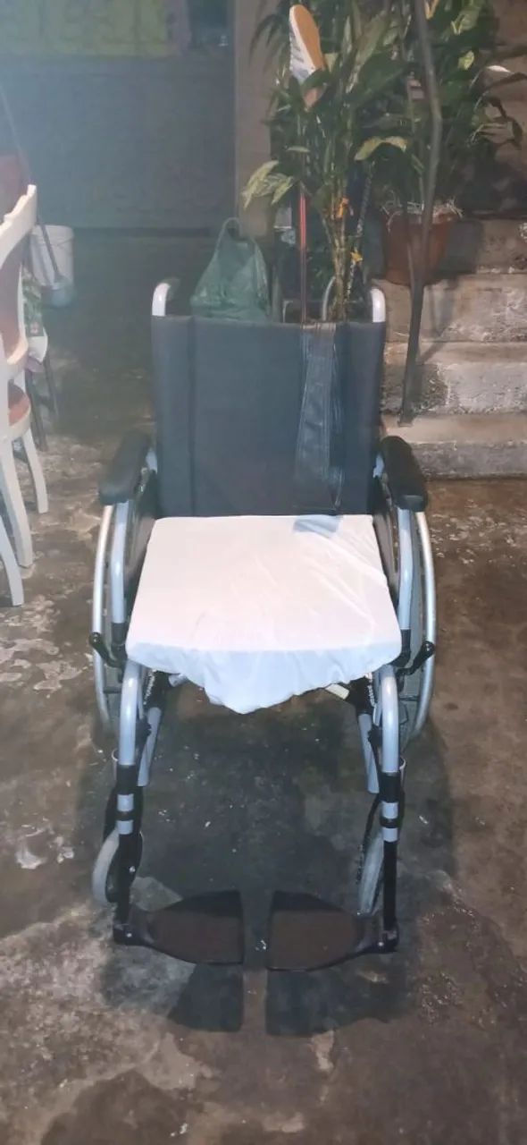 Cadeira de rodas  - Foto 3