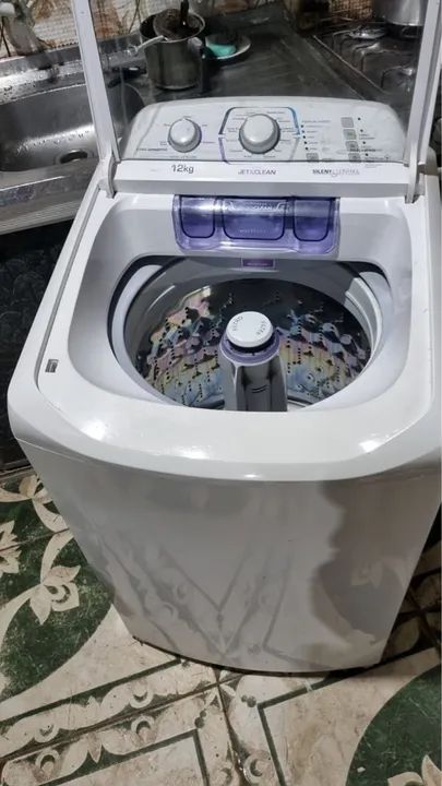 Máquina de Lavar Roupa 12kg Electrolux - JetClean - Silent - Foto 6