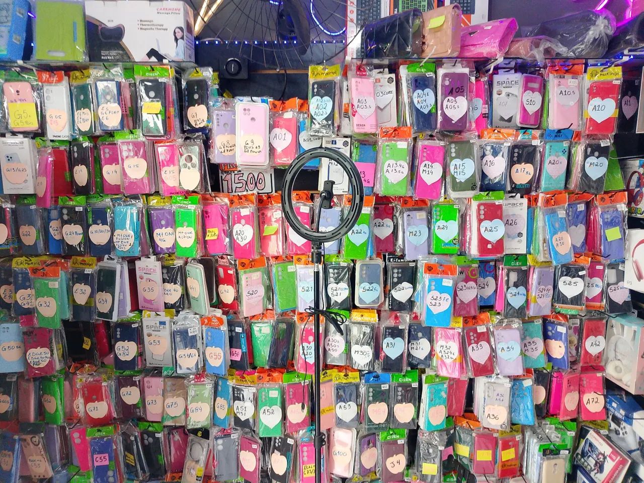 Mini shop inhoaiba capas de celular 