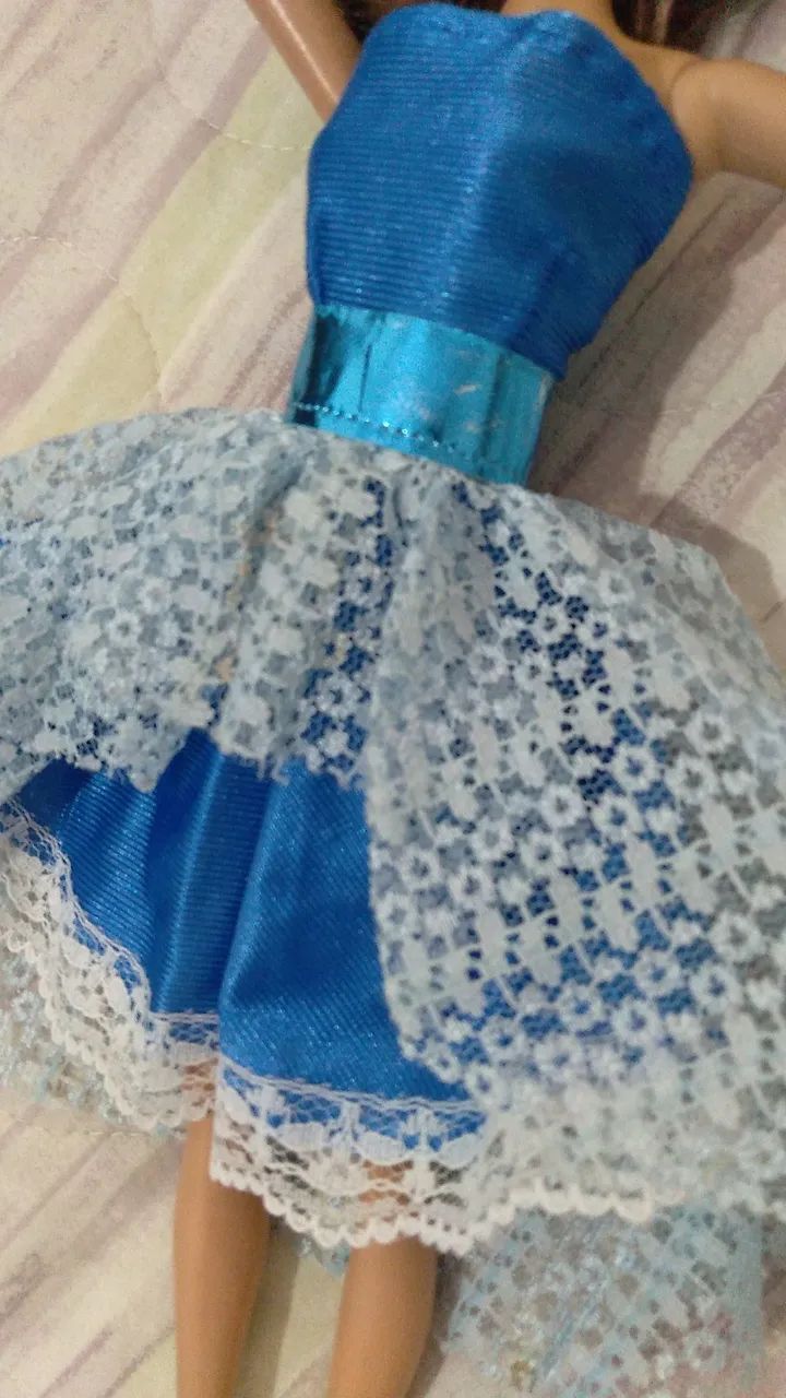 Vestido de boneca azul com detalhes em renda - Foto 4