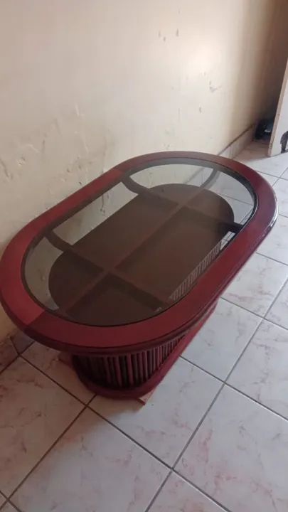 Mesa de Centro em Madeira com Tampo de Vidro - Foto 2