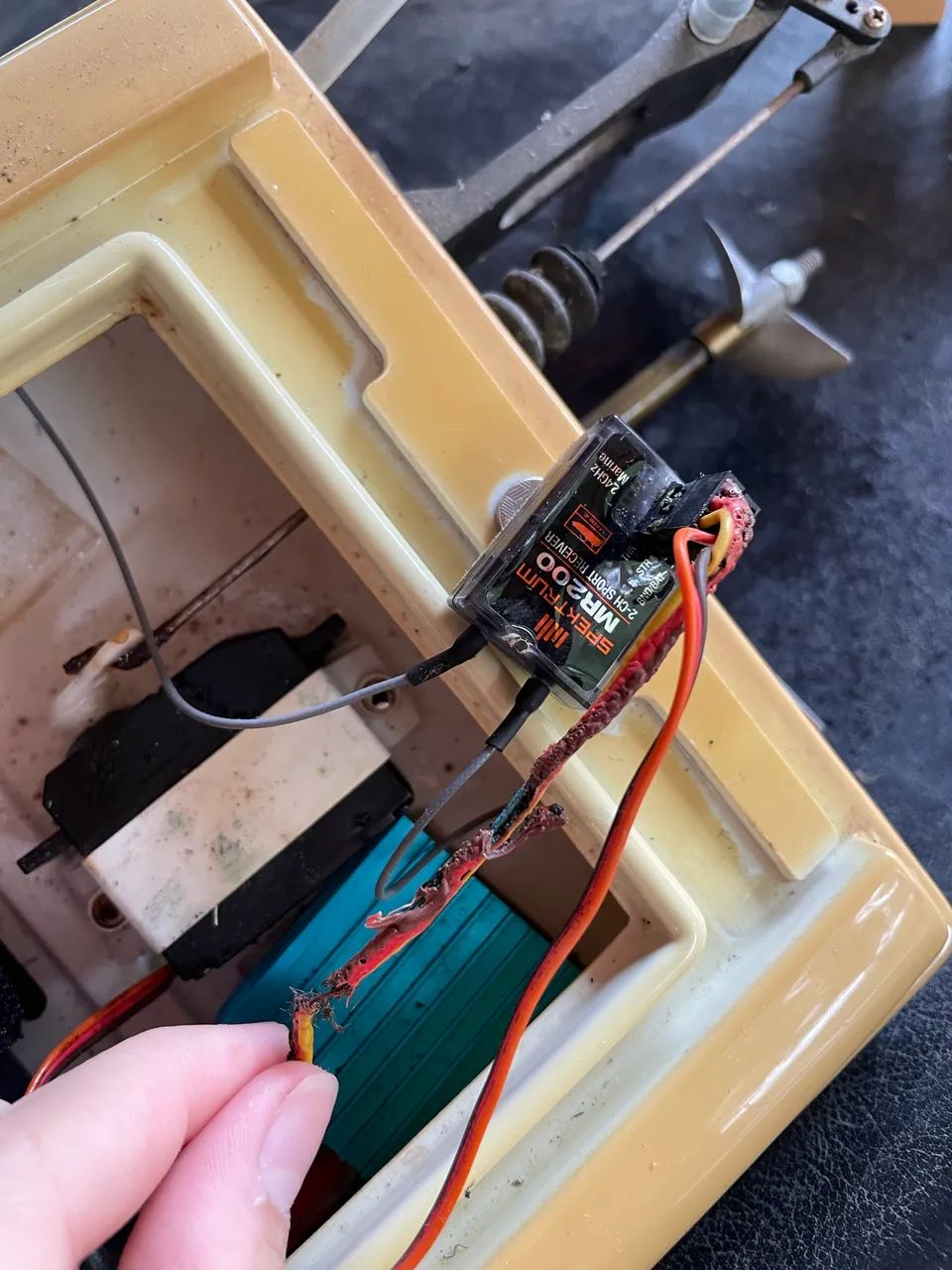 Lancha ProBoat Impulse 26 Deep-V EP RTR - Importada - Foto 2