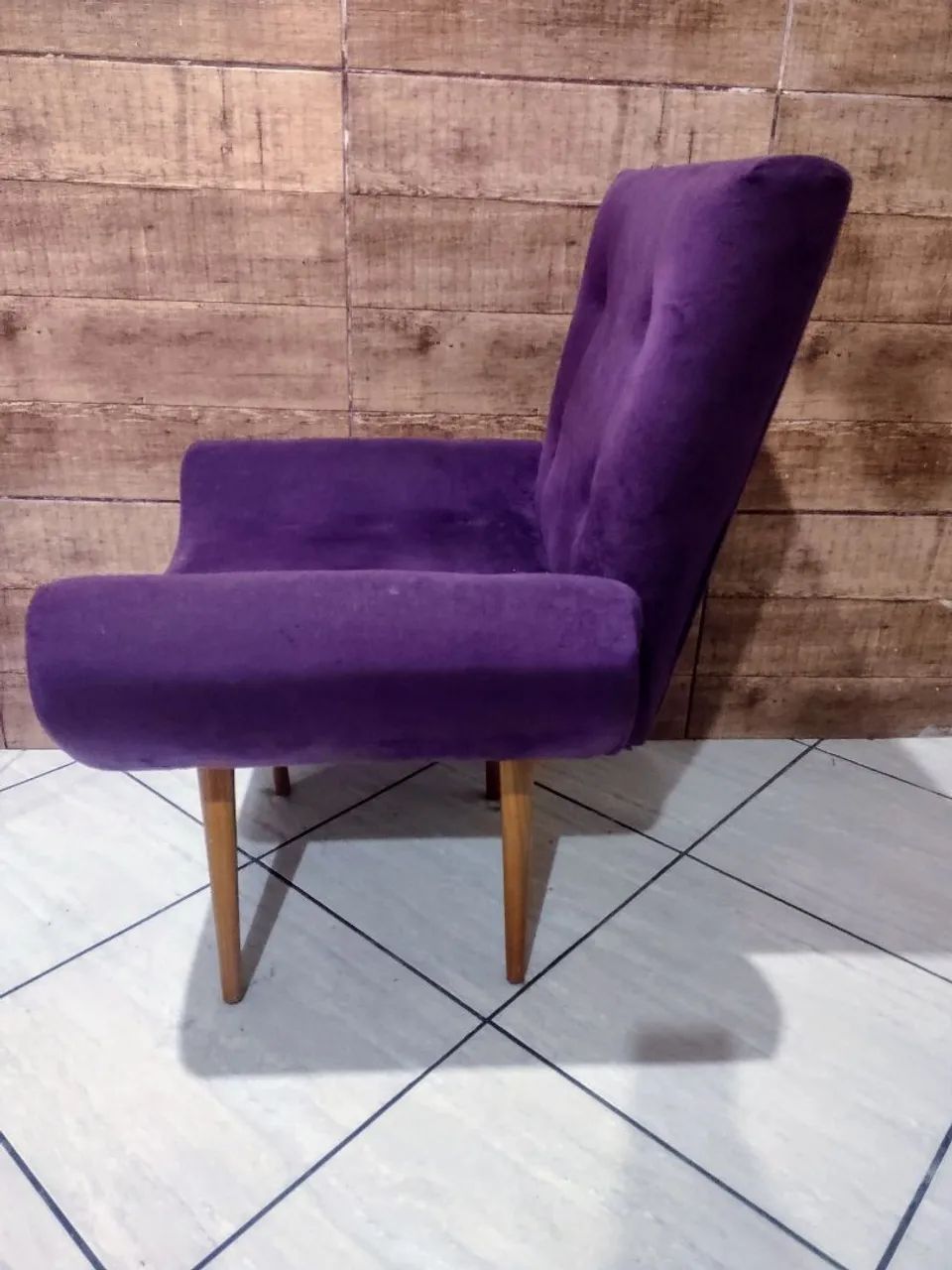 Poltrona Confortável Roxa com Design Moderno pouquíssimo usada, super nova. - Foto 2