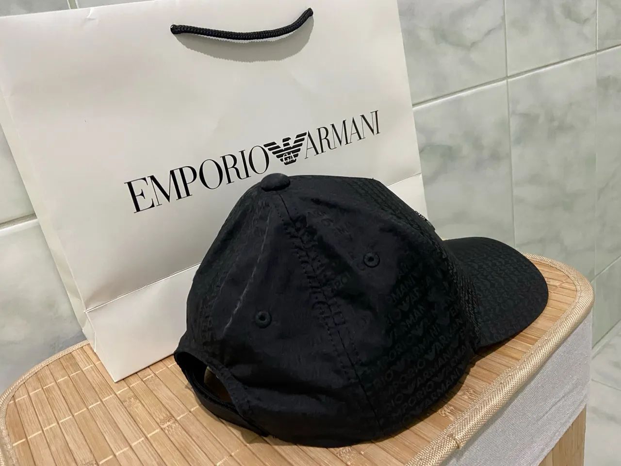 Boné Armani de nylon jacquard com letras de logo - Foto 4