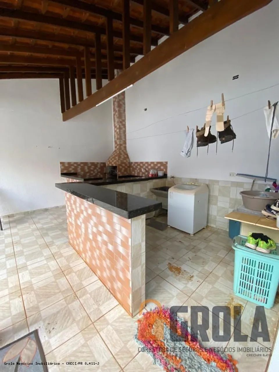 Casa para Venda em Campo Mourão, Jardim Flora, 4 dormitórios, 1 suíte, 2 banheiros, 4 vaga