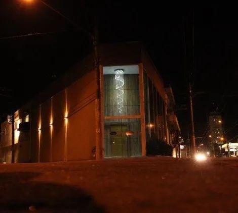 Lustre moderno e elegante para ambientes sofisticados