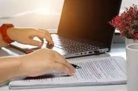 Elaboração e revisão de texto acadêmico