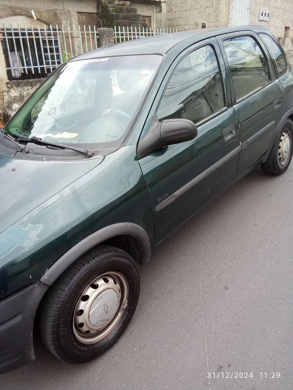 Vendo ou troco. Só não troco em moto .Corsa 97 4 portas básico  - Foto 4
