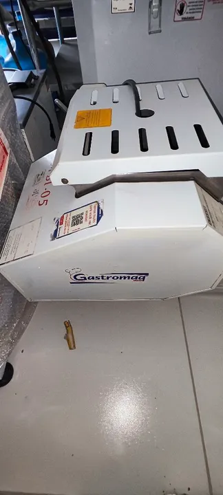 Masseira/Amassadeira Basculante Semirrápida Gastromaq MBI-05 com Capacidade de 5 kg