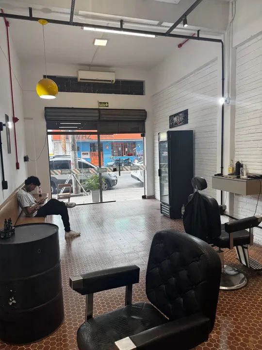 Salão de Beleza - Quarto Distrito Barber Club - Foto 2