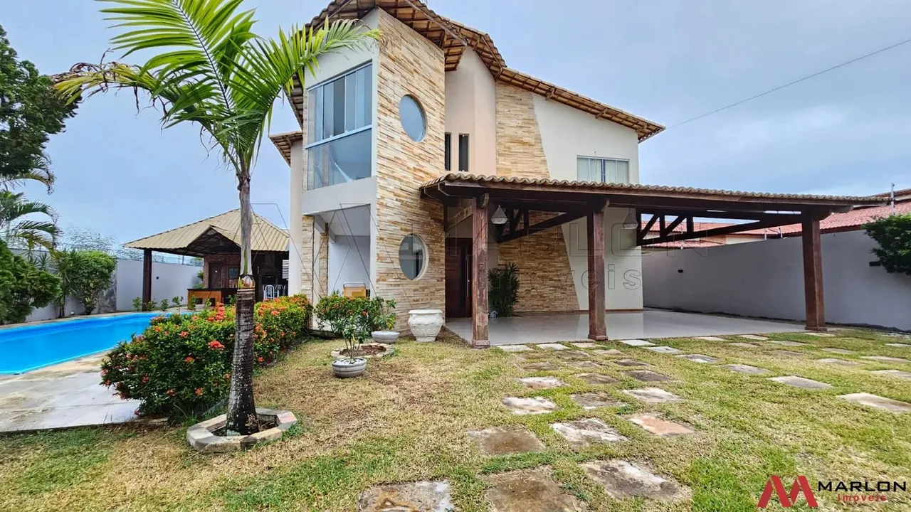 Casa em San Valle, 3 suítes, espaço gourmet com piscina e churrasqueira, boa localização,