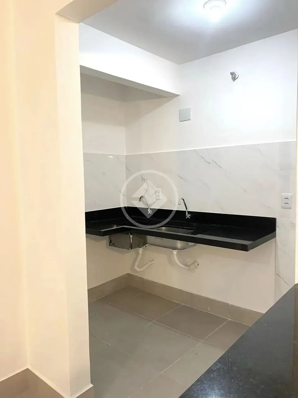 Apartamento Térreo Reformado de 43 m² no Residencial Santa Inês para Venda R$ 145.000,00 e