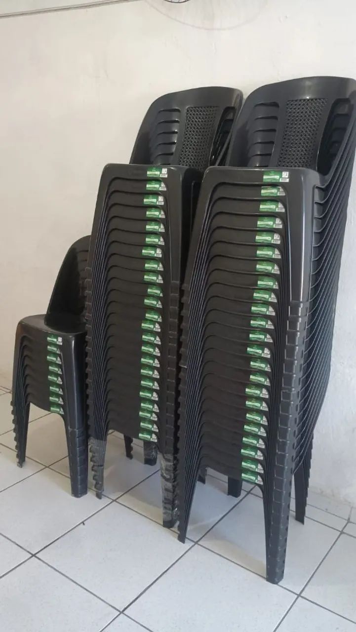 Cadeiras de Plástico Preta  - Foto 2