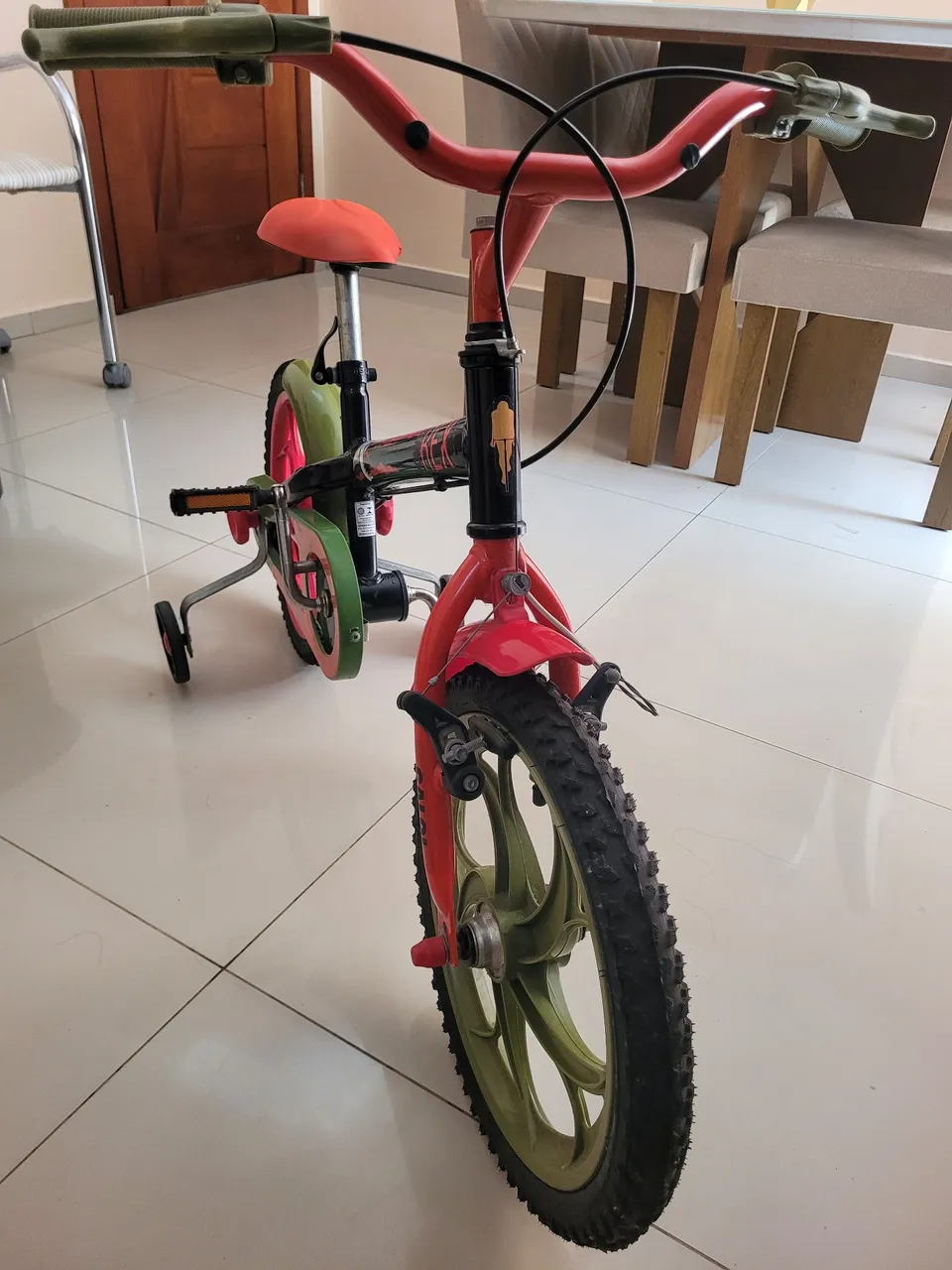 Bicicleta Infantil com Rodinhas - Ideal para Crianças