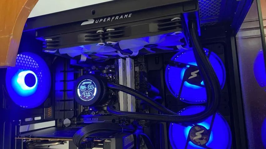 Water Cooler SuperFrame ISENGARD SMART, ARGB, 240mm - Com defeito na boma e nas ventoinhas - Foto 3