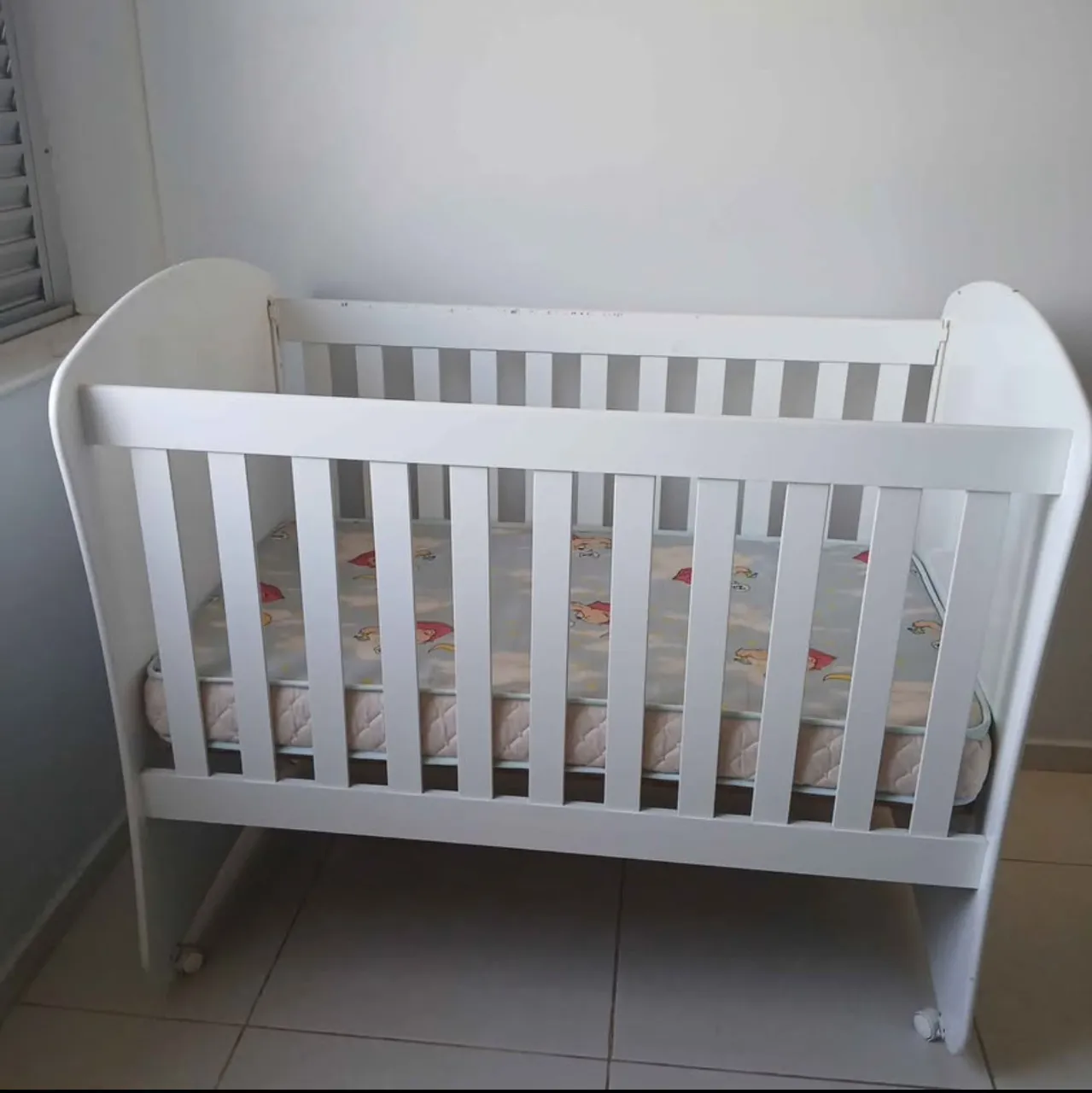 Berço Branco com Colchão