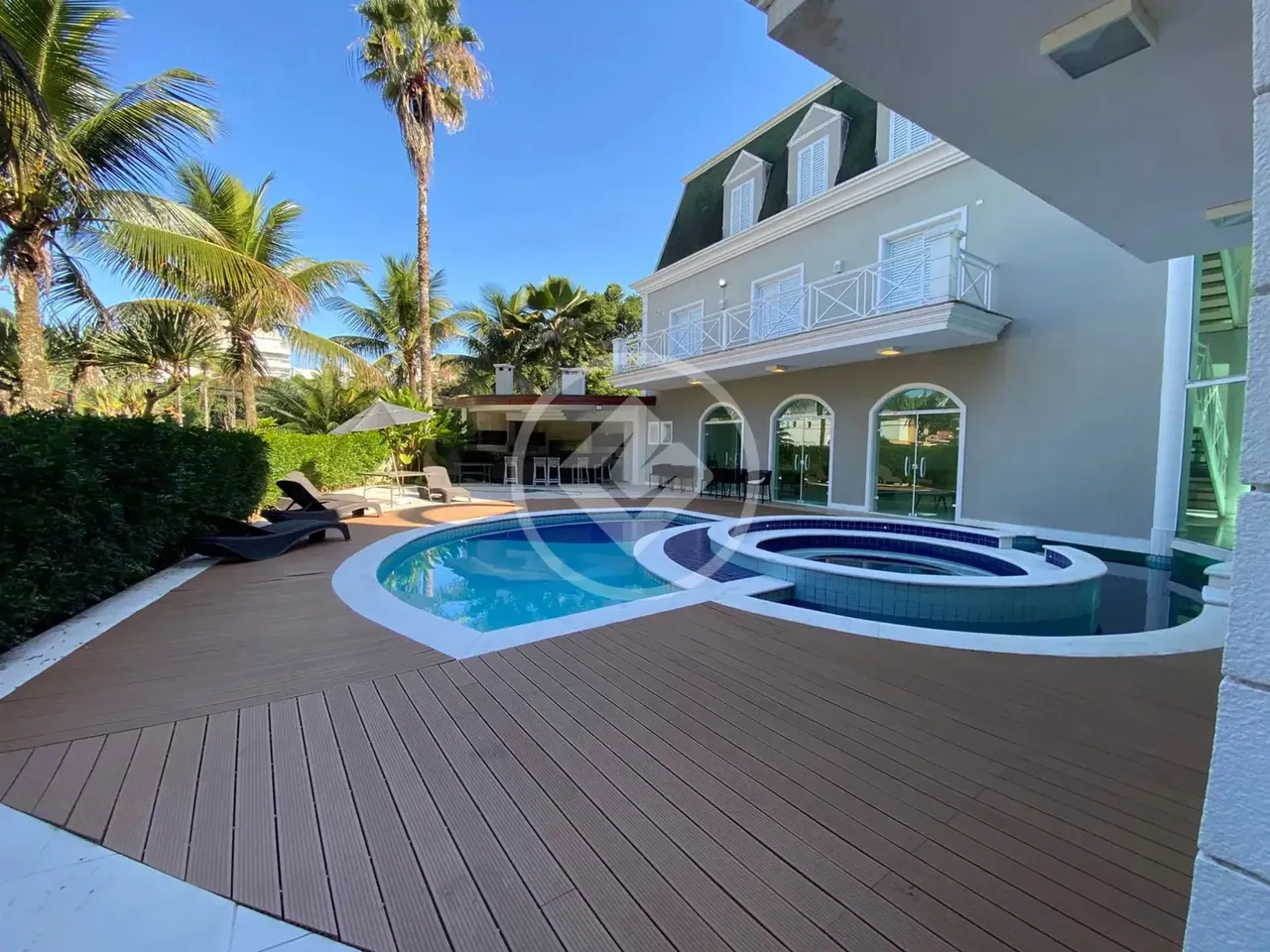 Casa com 5 dormitórios codigo: 121027