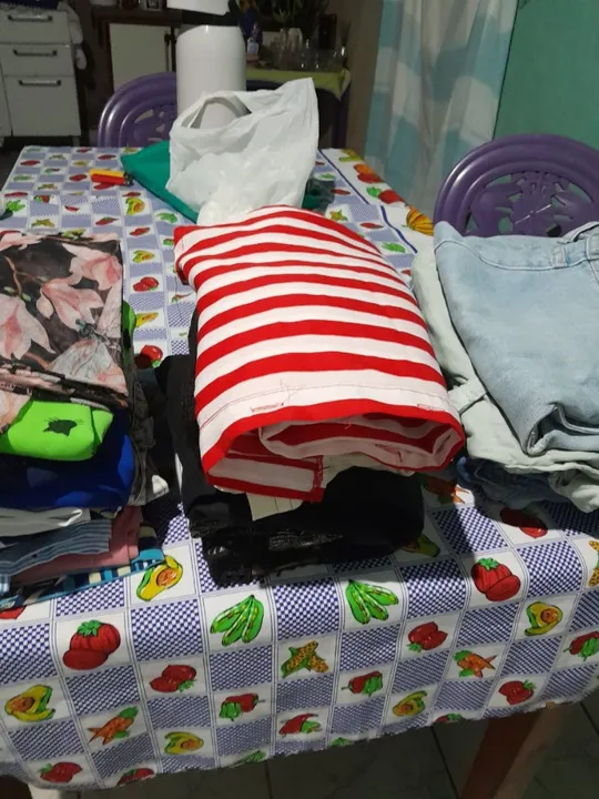 Roupas usadas em ótimo estado! Ideal pra bazar interessados chamar no wastsp *