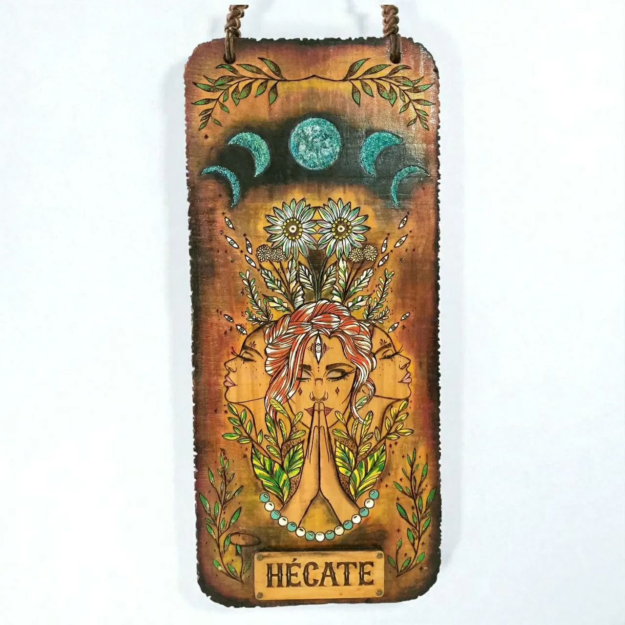 Hecate Quadro entalhado e pirografado