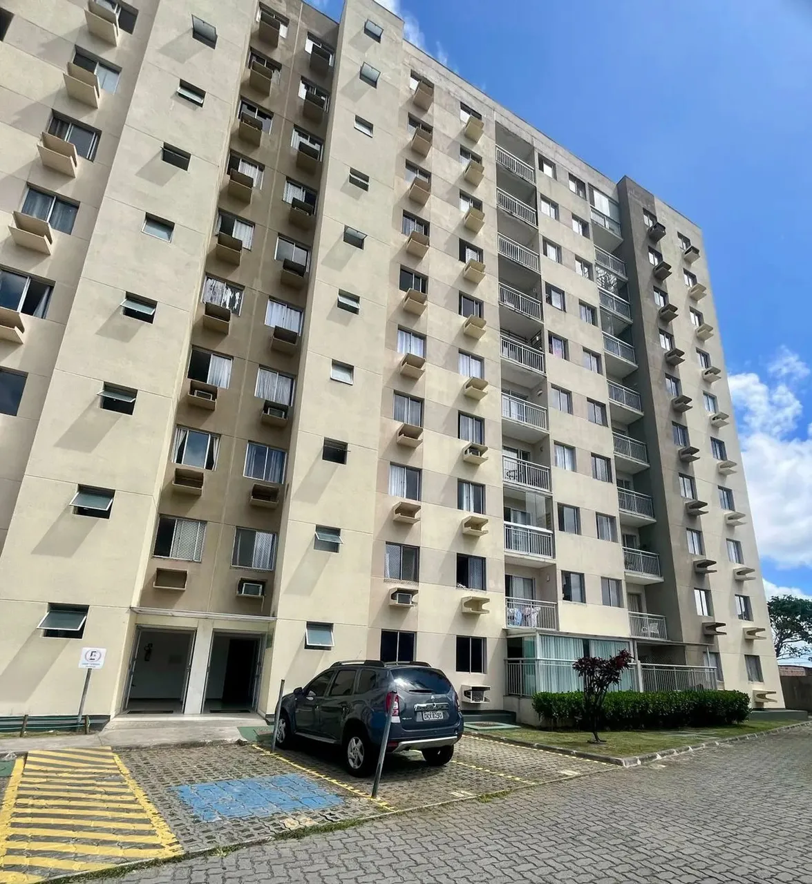 Excelente apartamento à venda em um dos melhores condomínios de Itapuã!