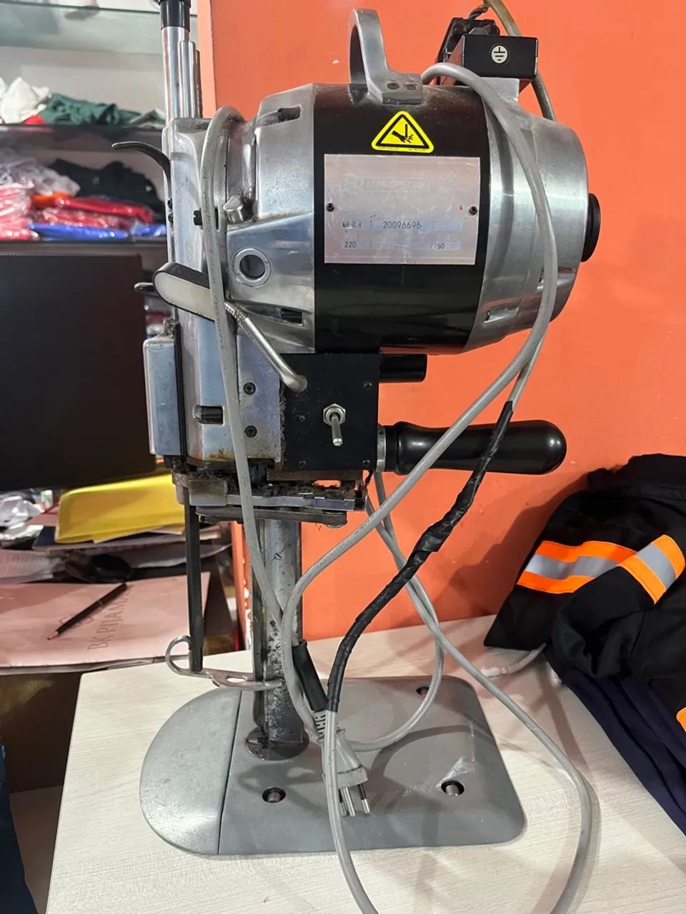 Máquina de Corte de Tecido Elétrica