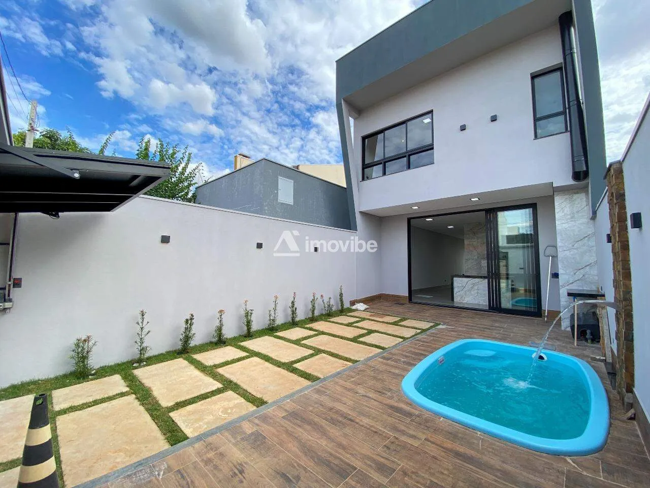 Casa com 03 dormitórios sendo 01 suite em 160m² de construção no Jardim Boer em Americana