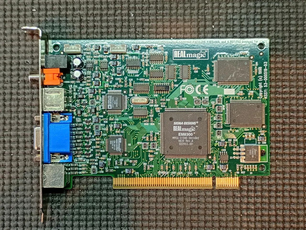 Placa de Vídeo RealMagic EM8300 PCI antiga retro.