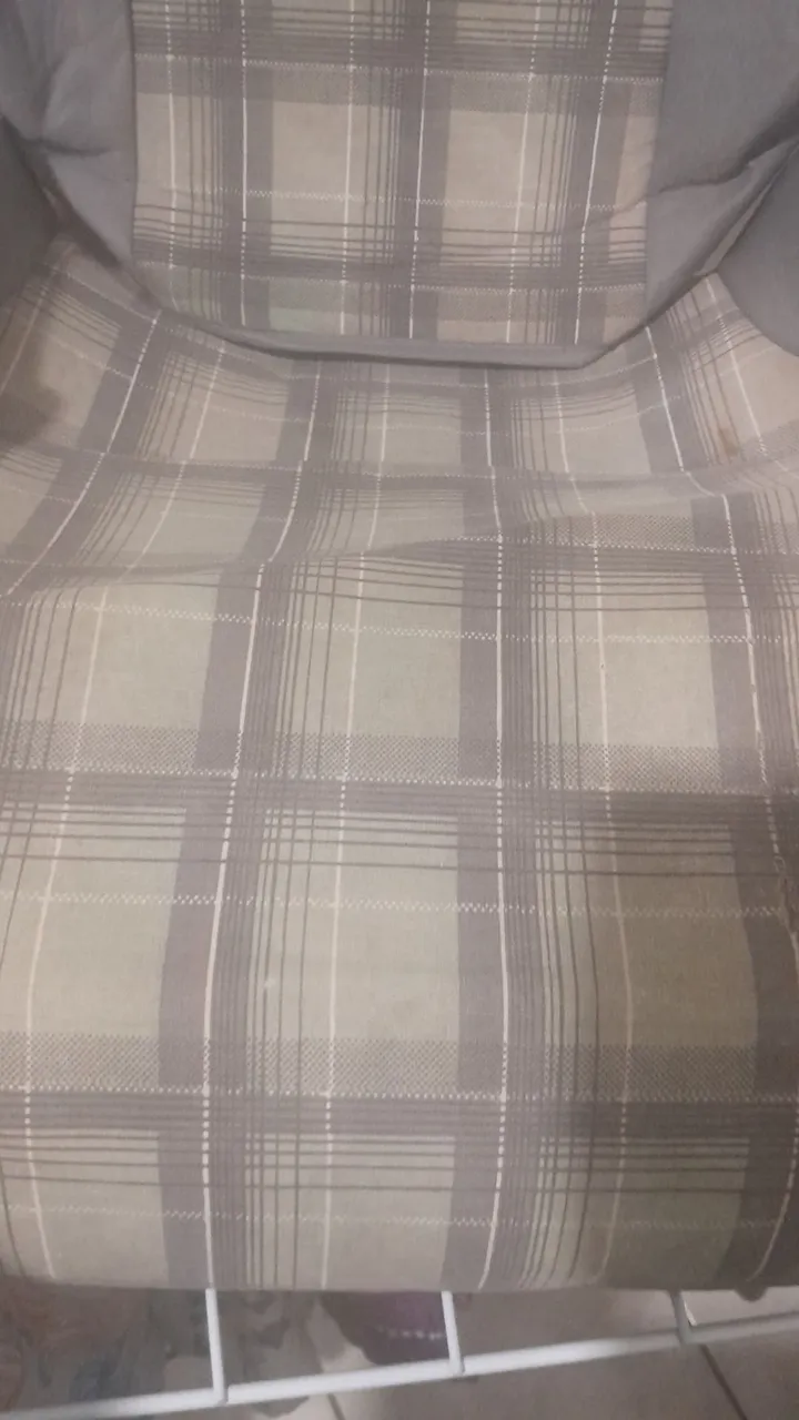 Cadeira Infantil Acolchoada com Estampa Xadrez